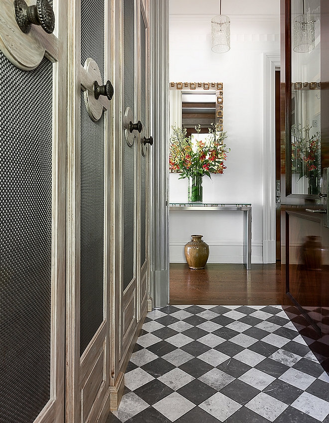 Mudroom Traditional Mudroom Traditional Mudroom Flooring Traditional Mudroom Ideas Traditional Mudroom Design #TraditionalMudroom