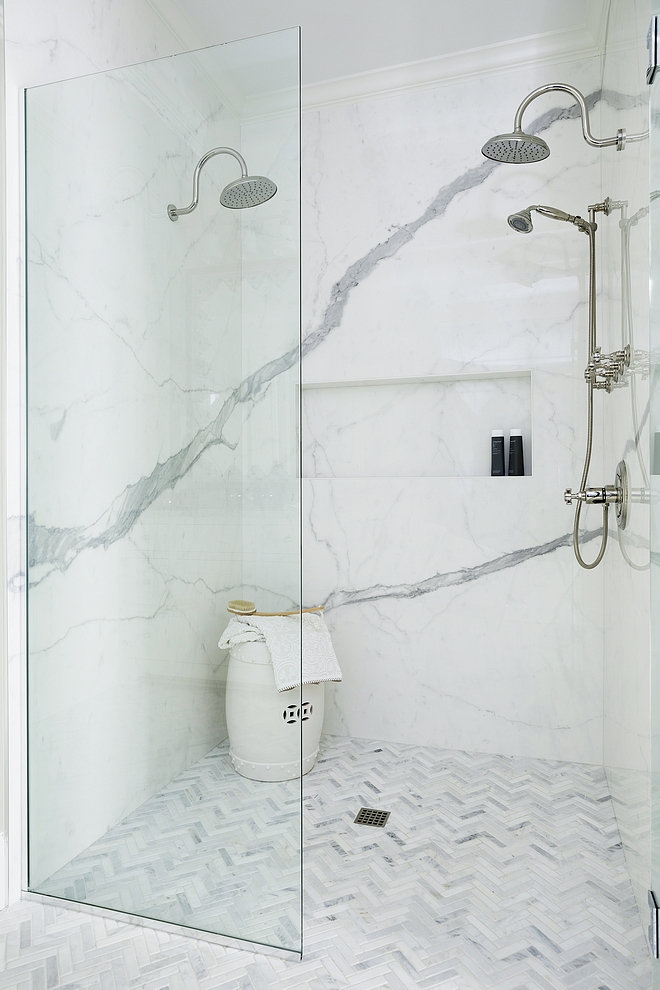 Curbless shower Best tiles for curbless showers source on Home Bunch #curblessshower