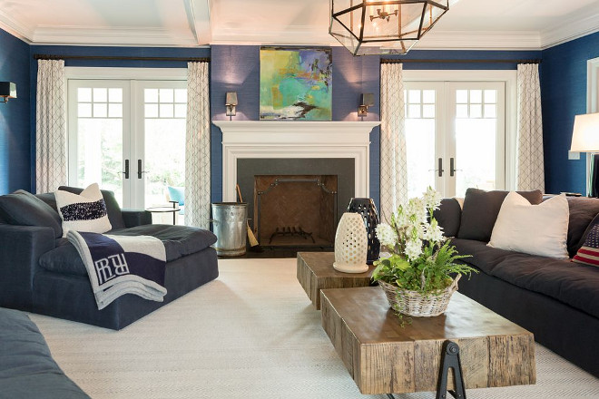 Blue and white family room Gorgeous Blue and white family room all sources on Home Bunch #Blueandwhite #familyroom