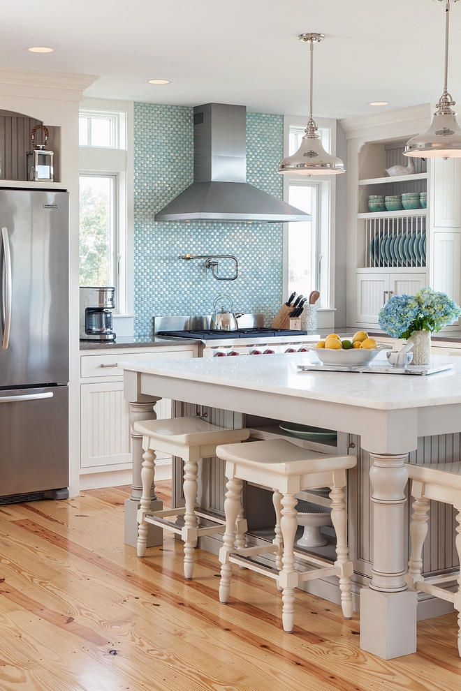 Kitchen white countertstools 