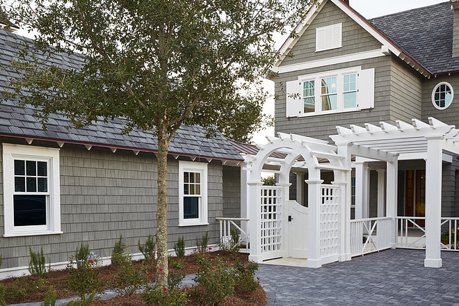 Simply White by Benjamin Moore exterior trim color Best white trim paint color Simply White by Benjamin Moore exterior trim color Simply White by Benjamin Moore exterior trim color #SimplyWhitebyBenjaminMoore #exterior #trim #color
