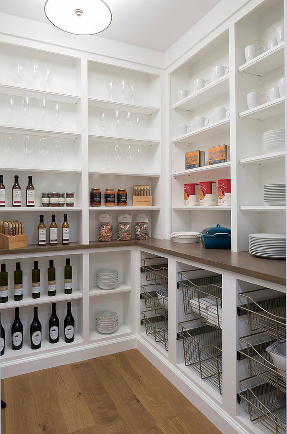 Pantry Pantry Pantry with pull-out wire baskets source on Home Bunch Pantry #Pantry
