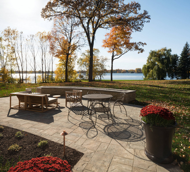 Lakehouse Patio Lakehouse Patio Ideas Lakehouse Patio source on Home Bunch Lakehouse Patio #Lakehouse #Patio