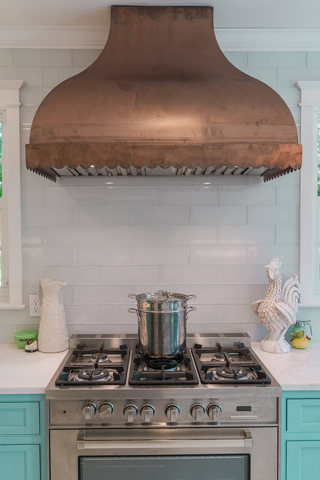 Scallop range hood wall mount in raw copper Copper Kitchen Hood source on Home Bunch Copper Kitchen Hood #CopperKitchenHood #CopperHood #KitchenHood