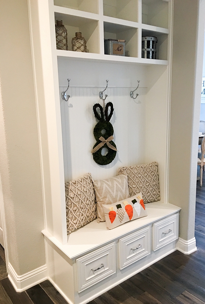 Small Built-in Mudroom Bench paint color Pure White SW 7005 Sherwin Williams #Smallbench #MudroomBench
